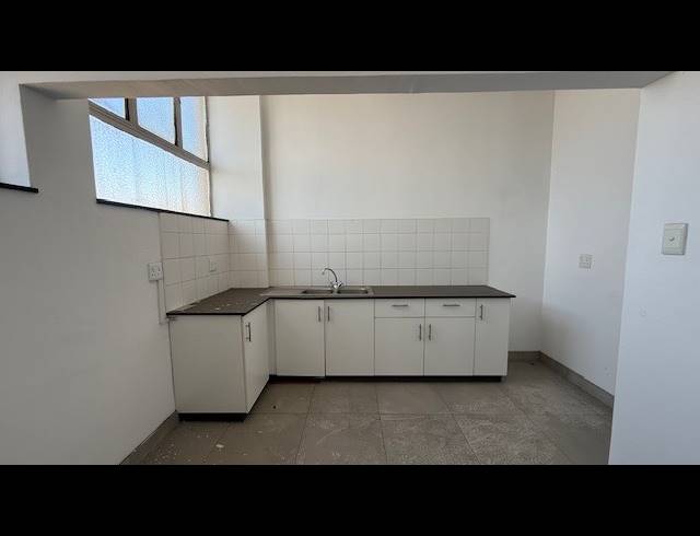 760M² OFFICE TO LET IN CONGELLA